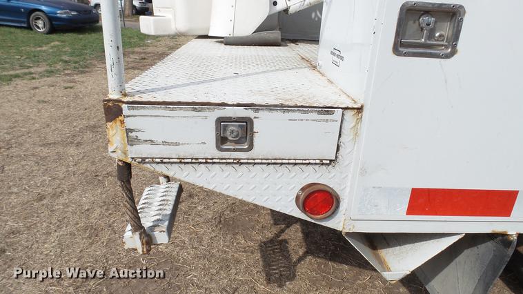 image for item DC5573 1995 Ford F450 bucket truck