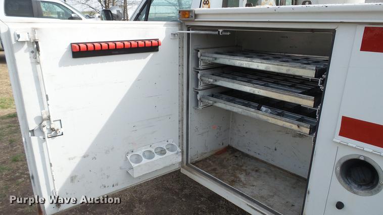 image for item DC5573 1995 Ford F450 bucket truck