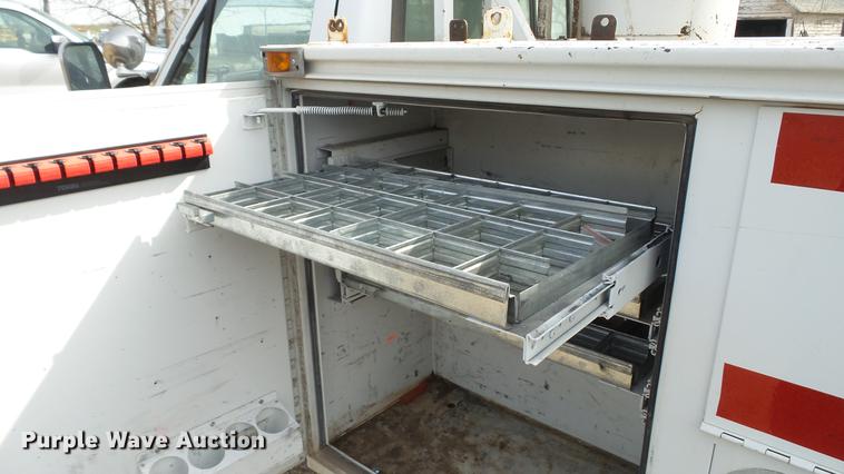 image for item DC5573 1995 Ford F450 bucket truck