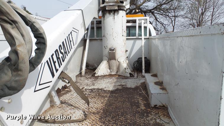 image for item DC5573 1995 Ford F450 bucket truck
