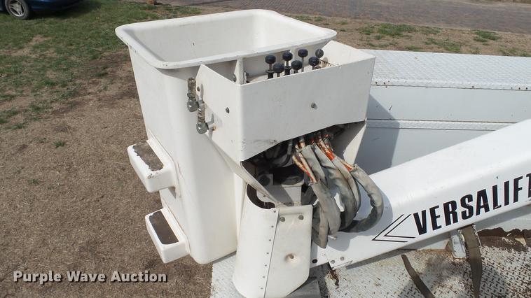 image for item DC5573 1995 Ford F450 bucket truck