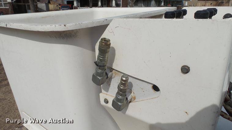 image for item DC5573 1995 Ford F450 bucket truck