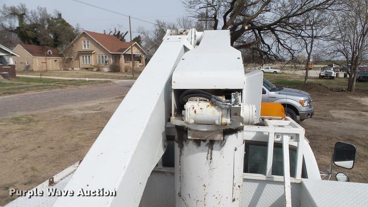 image for item DC5573 1995 Ford F450 bucket truck