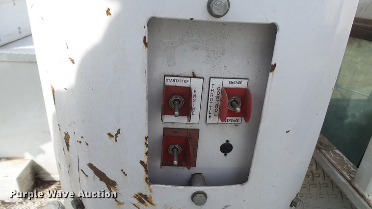 image for item DC5573 1995 Ford F450 bucket truck