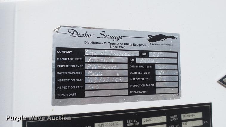 image for item DC5573 1995 Ford F450 bucket truck