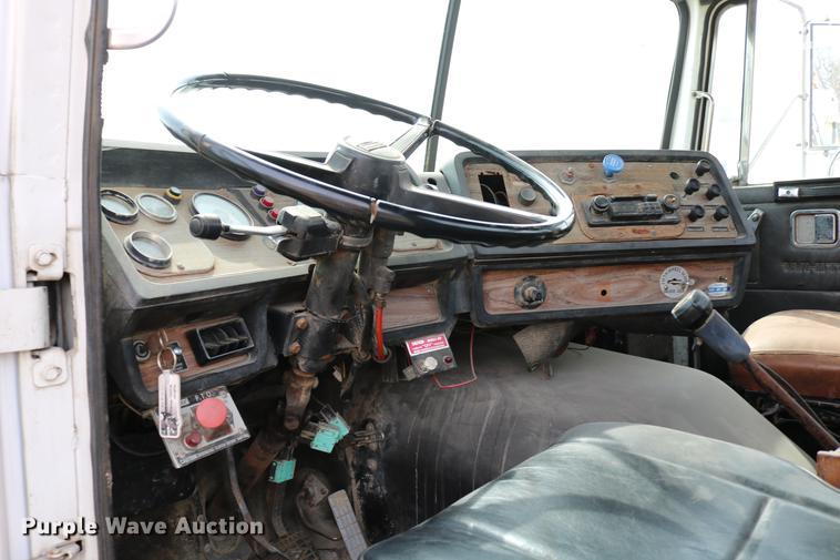 image for item DC7630 1984 White Volvo WCS 42T service truck with crane