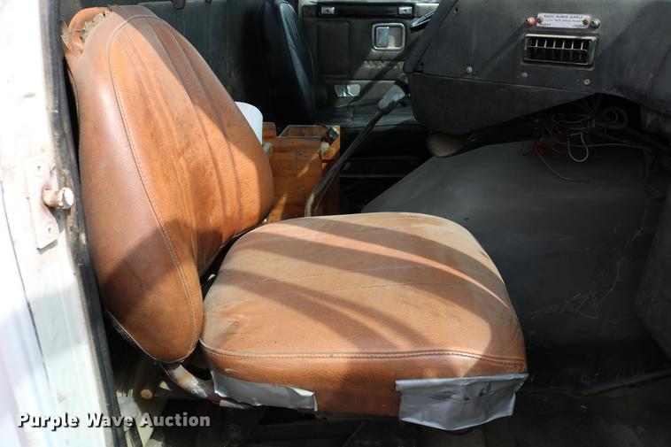 image for item DC7630 1984 White Volvo WCS 42T service truck with crane