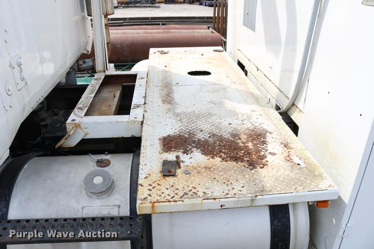 image for item DC7630 1984 White Volvo WCS 42T service truck with crane