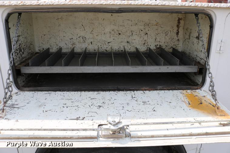 image for item DC7630 1984 White Volvo WCS 42T service truck with crane