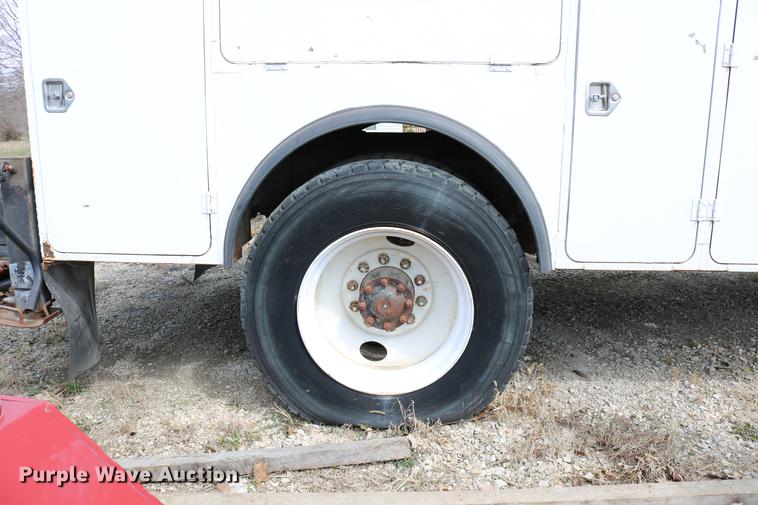 image for item DC7630 1984 White Volvo WCS 42T service truck with crane