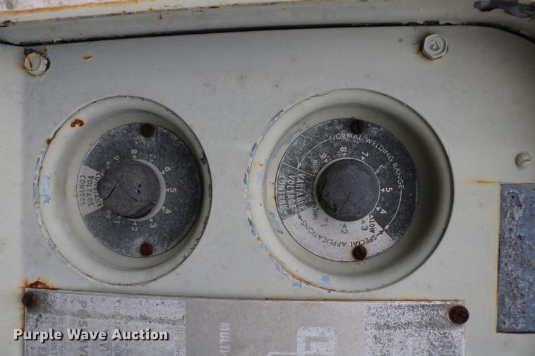 image for item DC7631 Lincoln F245 Sam 400 arc welder