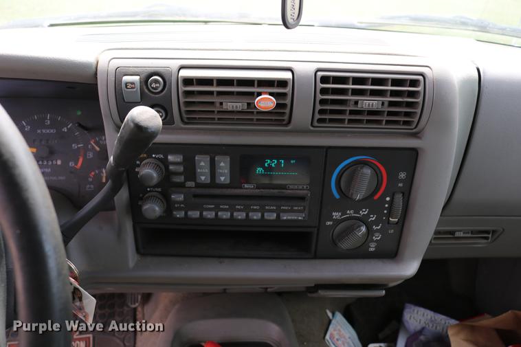 image for item DC7648 1996 Chevrolet Blazer LS SUV