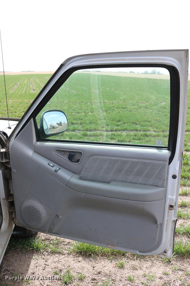 image for item DC7648 1996 Chevrolet Blazer LS SUV