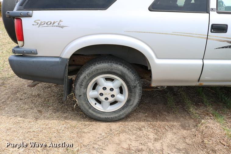 image for item DC7648 1996 Chevrolet Blazer LS SUV