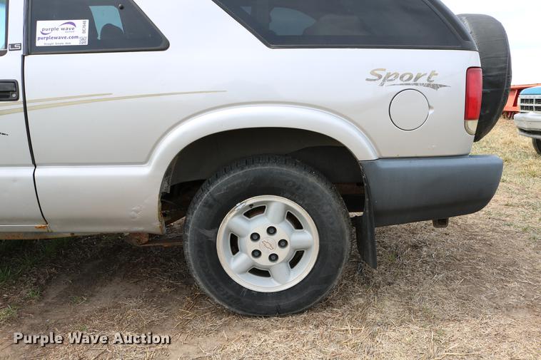 image for item DC7648 1996 Chevrolet Blazer LS SUV