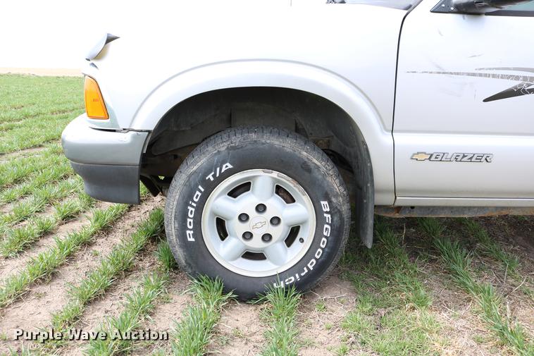 image for item DC7648 1996 Chevrolet Blazer LS SUV