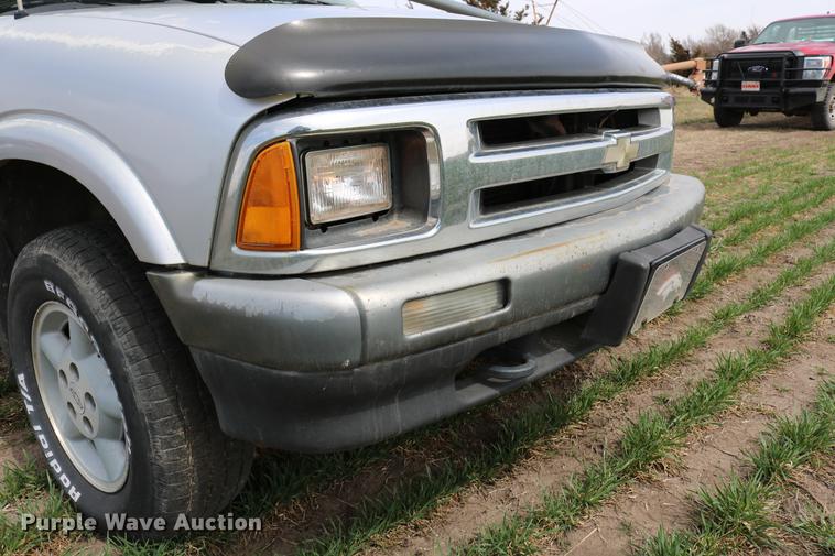 image for item DC7648 1996 Chevrolet Blazer LS SUV