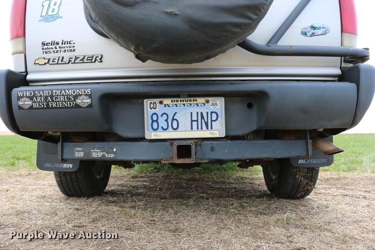 image for item DC7648 1996 Chevrolet Blazer LS SUV