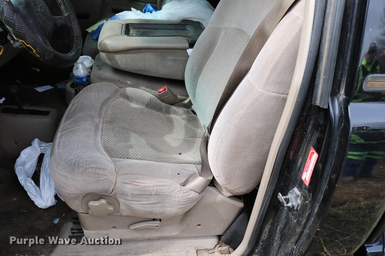 image for item DC7649 2002 Chevrolet Silverado 1500 pickup truck