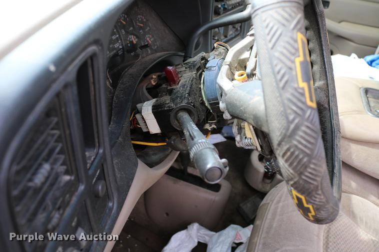 image for item DC7649 2002 Chevrolet Silverado 1500 pickup truck