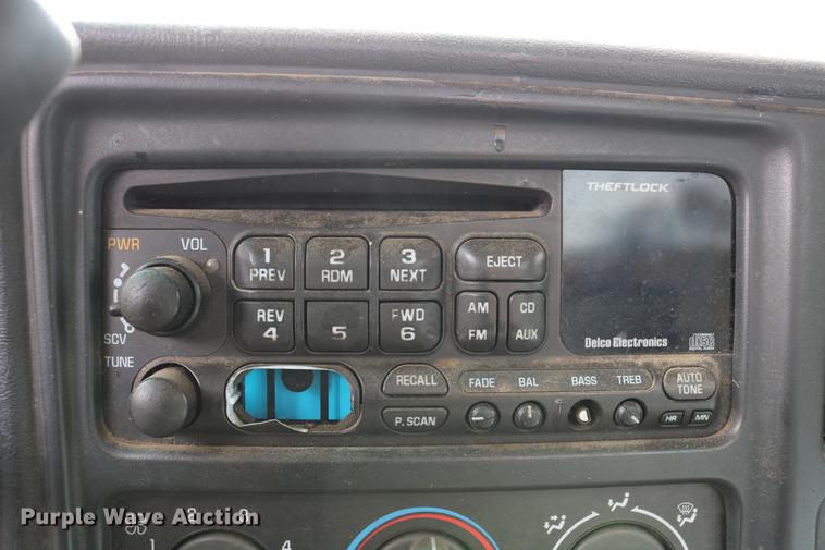 image for item DC7649 2002 Chevrolet Silverado 1500 pickup truck