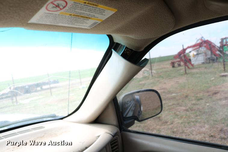 image for item DC7649 2002 Chevrolet Silverado 1500 pickup truck