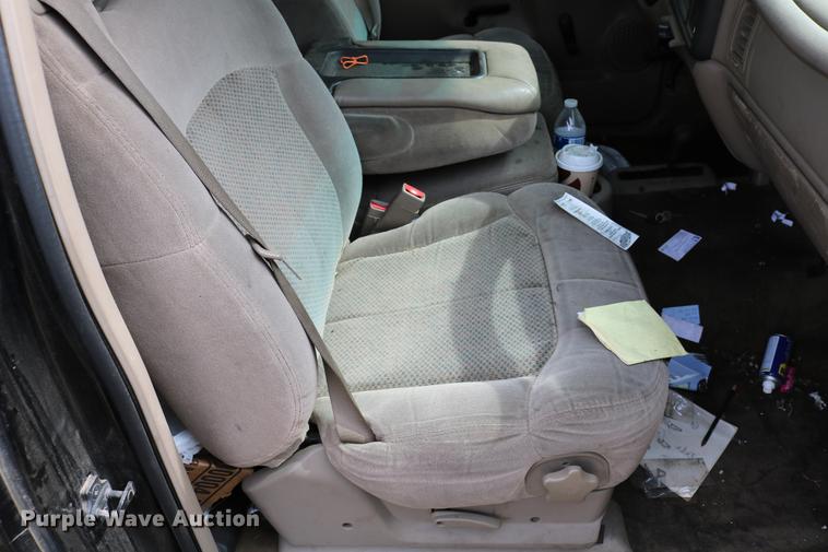 image for item DC7649 2002 Chevrolet Silverado 1500 pickup truck