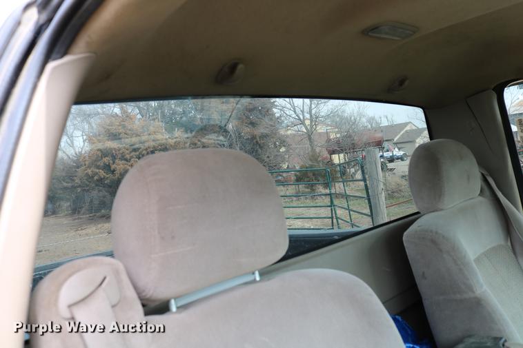 image for item DC7649 2002 Chevrolet Silverado 1500 pickup truck