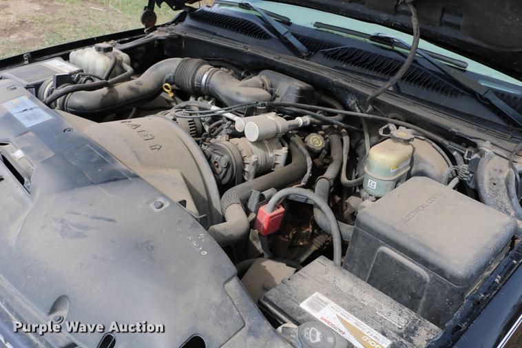 image for item DC7649 2002 Chevrolet Silverado 1500 pickup truck