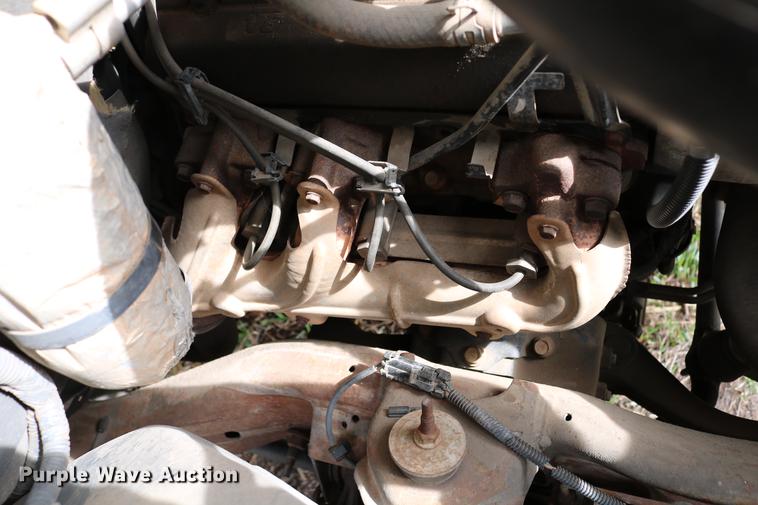 image for item DC7649 2002 Chevrolet Silverado 1500 pickup truck