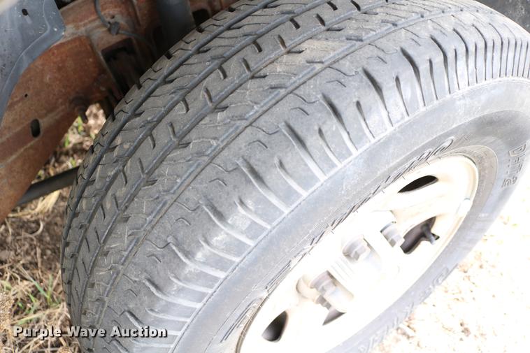 image for item DC7649 2002 Chevrolet Silverado 1500 pickup truck