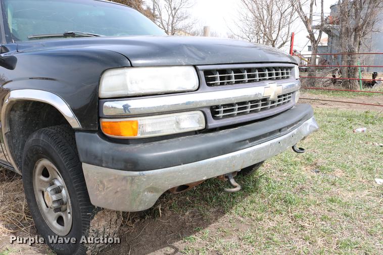 image for item DC7649 2002 Chevrolet Silverado 1500 pickup truck