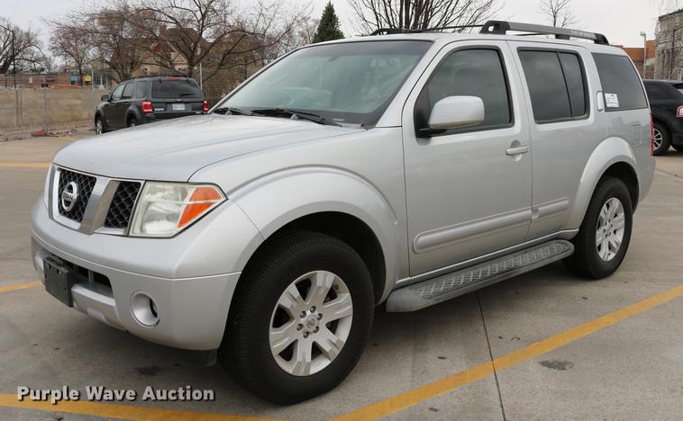 image for item DC7652 2006 Nissan Pathfinder LE SUV
