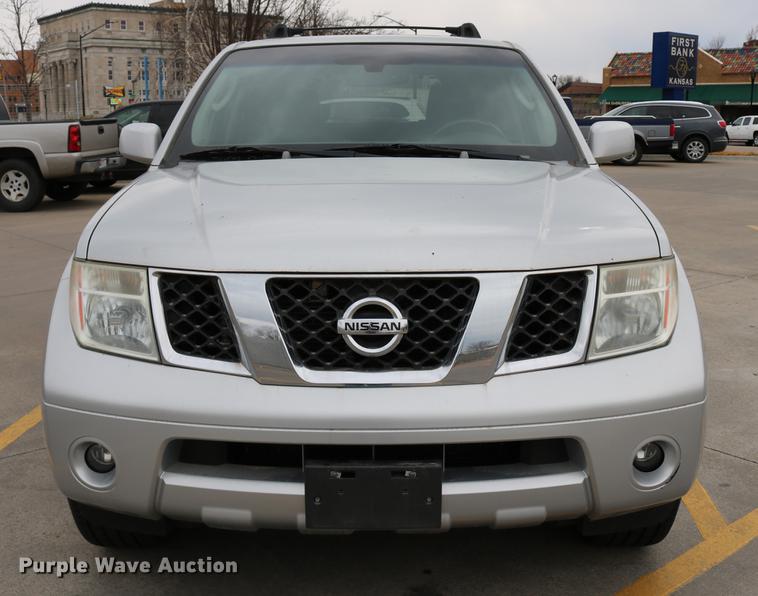 image for item DC7652 2006 Nissan Pathfinder LE SUV