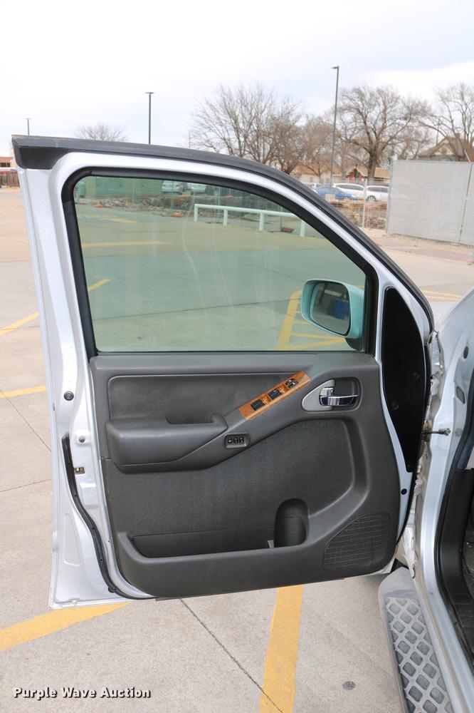 image for item DC7652 2006 Nissan Pathfinder LE SUV