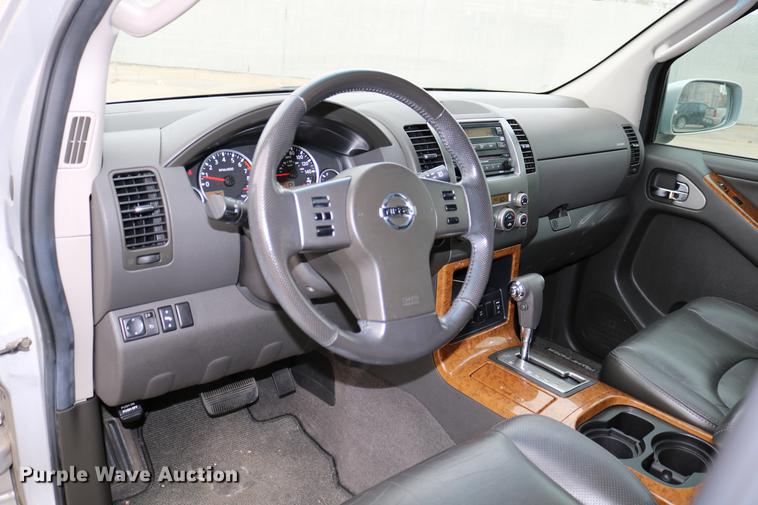 image for item DC7652 2006 Nissan Pathfinder LE SUV