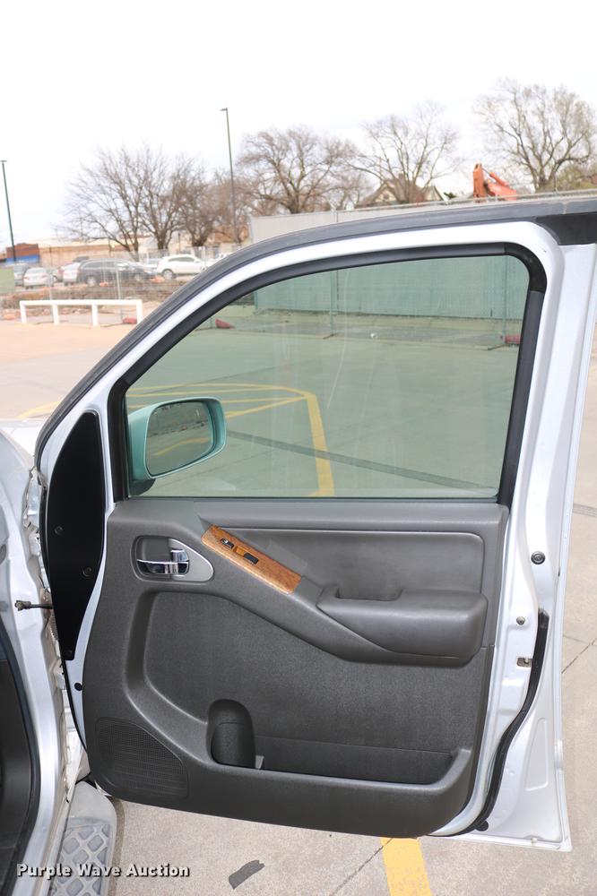 image for item DC7652 2006 Nissan Pathfinder LE SUV