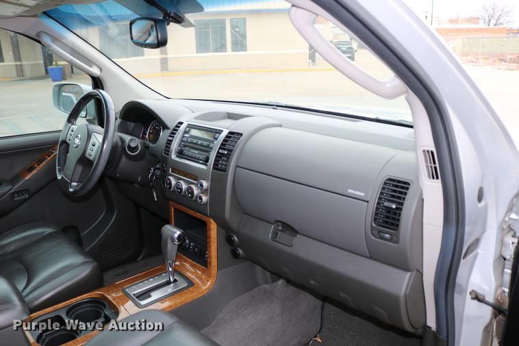 image for item DC7652 2006 Nissan Pathfinder LE SUV