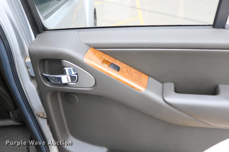 image for item DC7652 2006 Nissan Pathfinder LE SUV