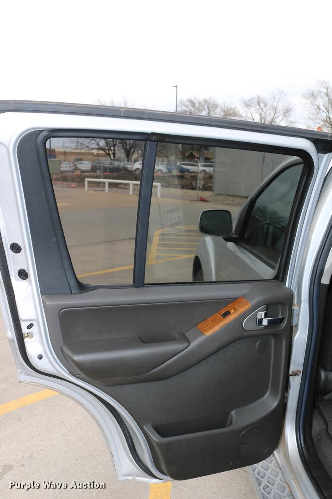 image for item DC7652 2006 Nissan Pathfinder LE SUV