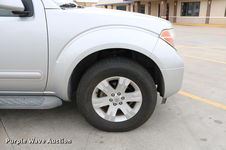 image for item DC7652 2006 Nissan Pathfinder LE SUV