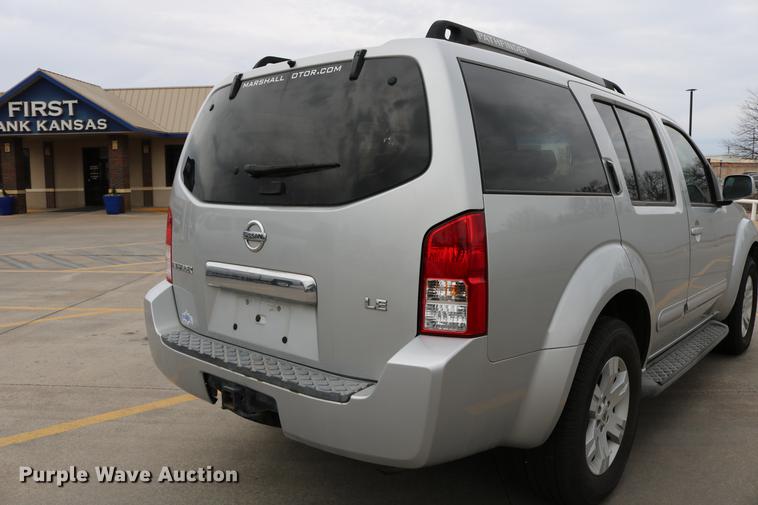 image for item DC7652 2006 Nissan Pathfinder LE SUV
