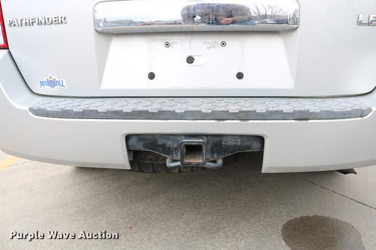 image for item DC7652 2006 Nissan Pathfinder LE SUV