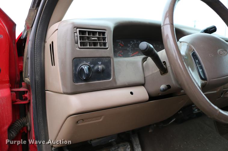 image for item DC7654 1999 Ford F250 Super Duty Crew Cab pickup truck