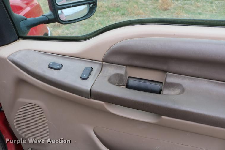 image for item DC7654 1999 Ford F250 Super Duty Crew Cab pickup truck