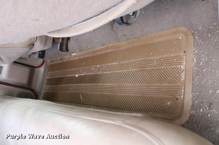 image for item DC7654 1999 Ford F250 Super Duty Crew Cab pickup truck