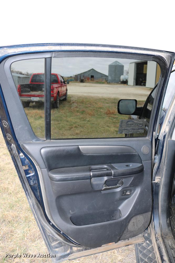 image for item DC7655 2008 Nissan Armada SE SUV