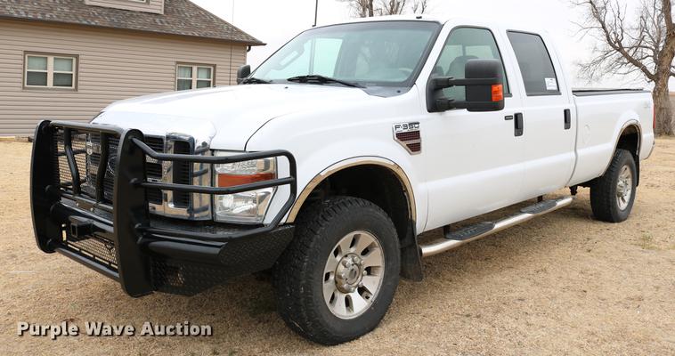 image for item DC7656 2008 Ford F350 Super Duty Crew Cab pickup truck