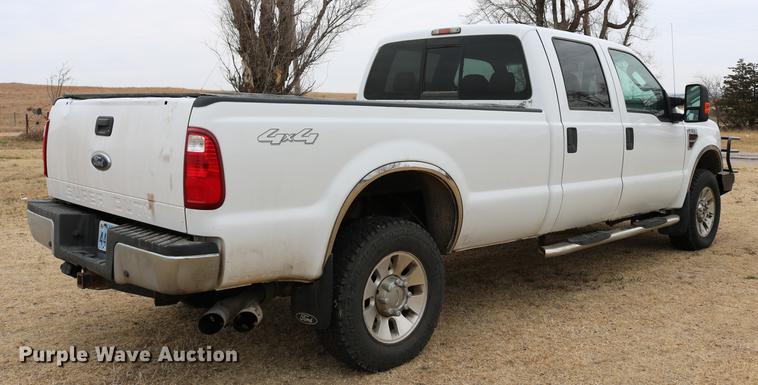 image for item DC7656 2008 Ford F350 Super Duty Crew Cab pickup truck