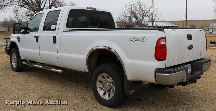 image for item DC7656 2008 Ford F350 Super Duty Crew Cab pickup truck